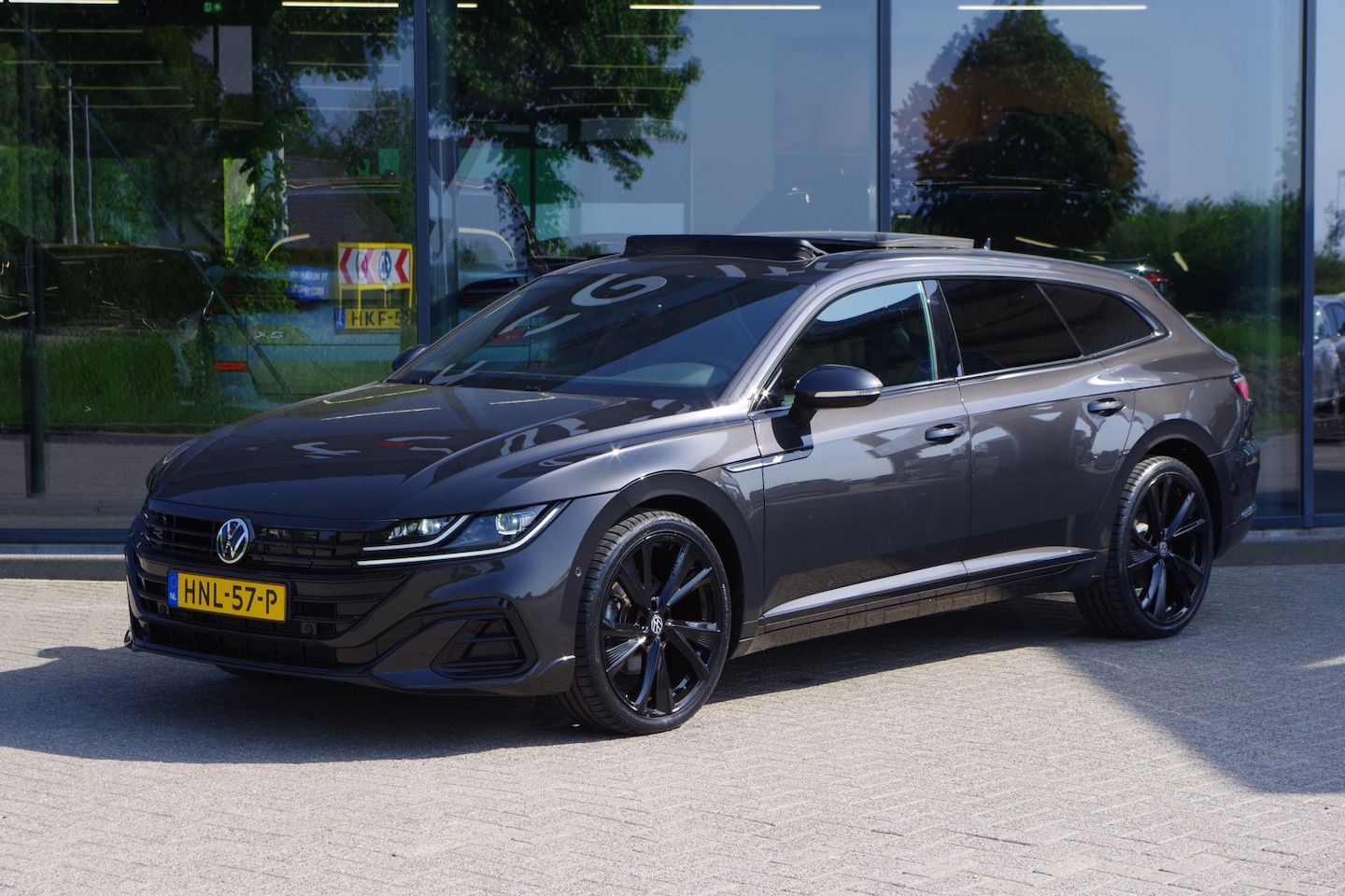 Volkswagen Arteon Shooting Brake - 1.4 TSI 218 PK eHybrid R-Line BNS+ PHEV, Kuipstoelen, Panoramadak, Trekhaak, Massage, Memo - AutoWereld.nl