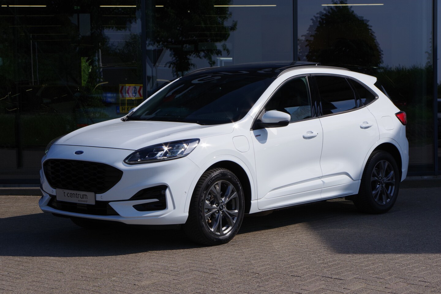 Ford Kuga - 2.5 PHEV ST-Line X 2.5 PHEV 225 PK ST-Line X, Panoramadak, B&O Sound, Winterpakket, Adap. Cruise Control - AutoWereld.nl