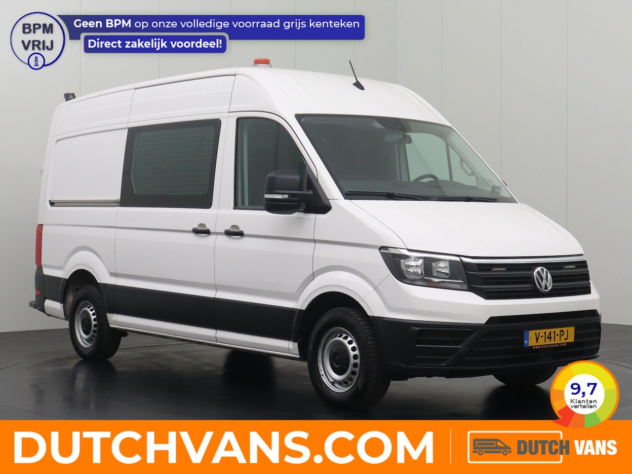 Volkswagen Crafter - 2.0TDI 140PK L3H3 Highline | Trekhaak 3000Kg | Airco | Camera | Betimmering - AutoWereld.nl