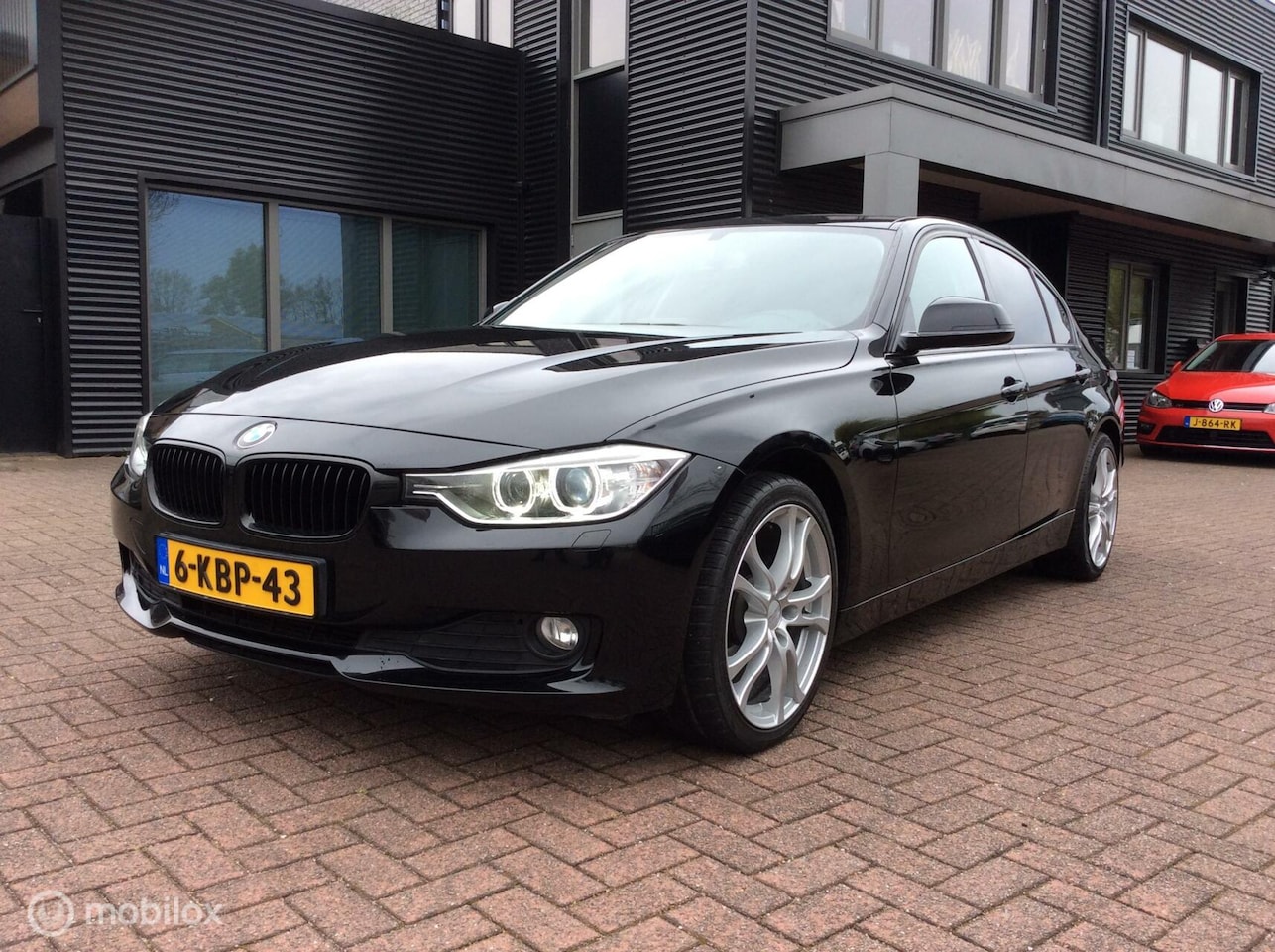 BMW 3-serie - 320i Edition Executive Upgrade Nav 19"lm vlg Nap Leder - AutoWereld.nl
