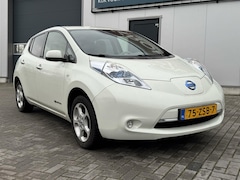 Nissan LEAF - Base 24 kWh (Clima / Camera / Cruise / NAP)