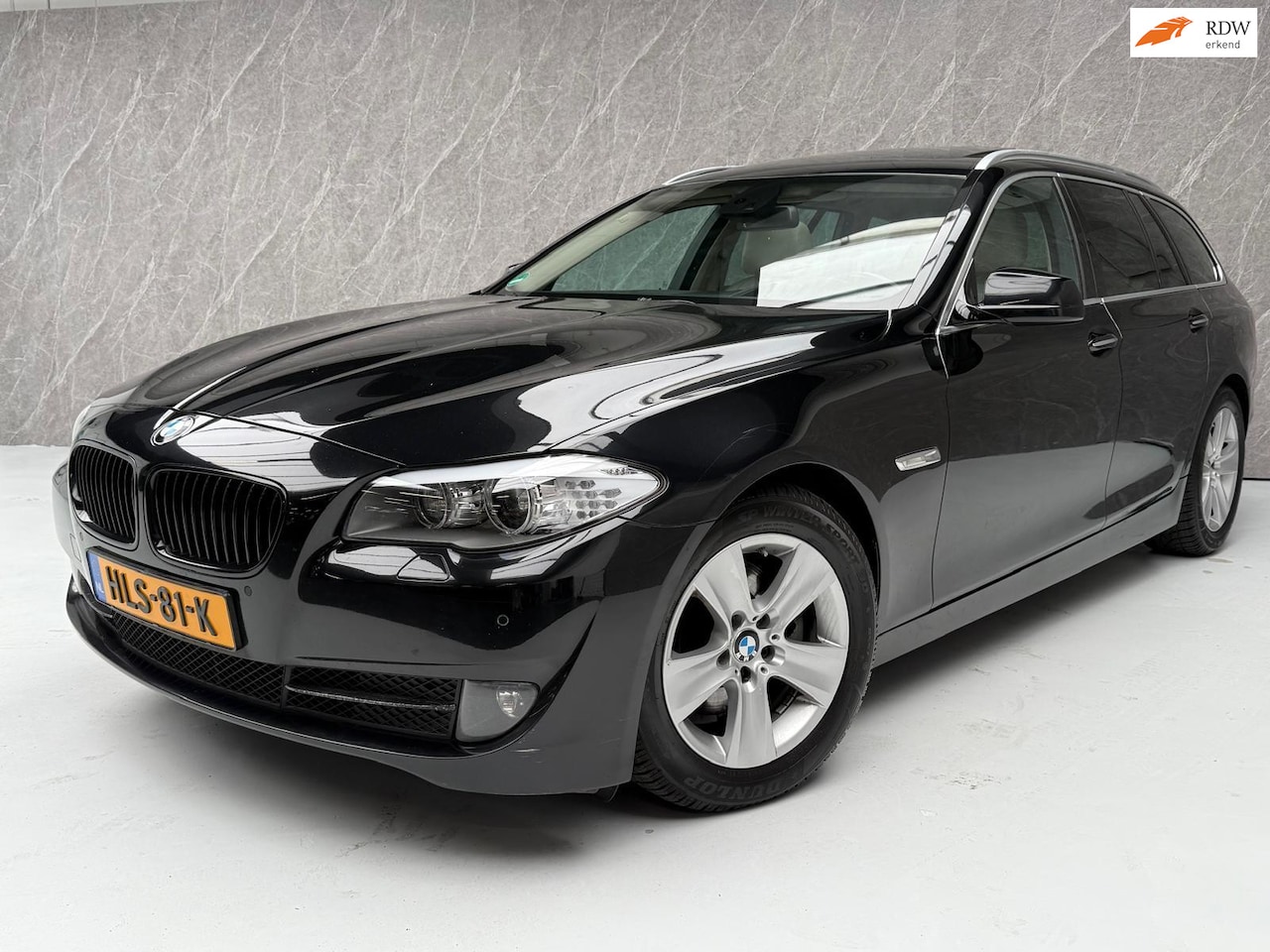 BMW 5-serie Touring - 523i High Executive / APK / HUD - AutoWereld.nl