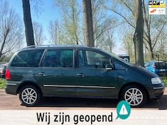 Volkswagen Sharan - 2.8 V6 Highline XENONSCHUIFDAKLEDERAUTOMAATCLIMABOMVOL