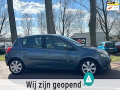 Renault Clio - 1.6-16V Dynamique Luxe LPGAIRCOAUTOMAATKOOPJE