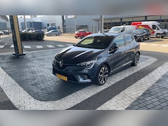 Renault Clio - 1.6 E-Tech Hybrid 140 Intens APPLE CARPLAY EN ANDROID AUTO / NAVIGATIE / PARKEERSENSOREN /