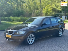 BMW 3-serie Touring - 320i Business Line/AIRCO/ELECRAMEN/NAVI