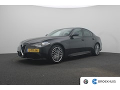Alfa Romeo Giulia - 2.0T Super Automaat | Cruise control | Lichtmetalen velgen 18" | Navigatiesysteem full map