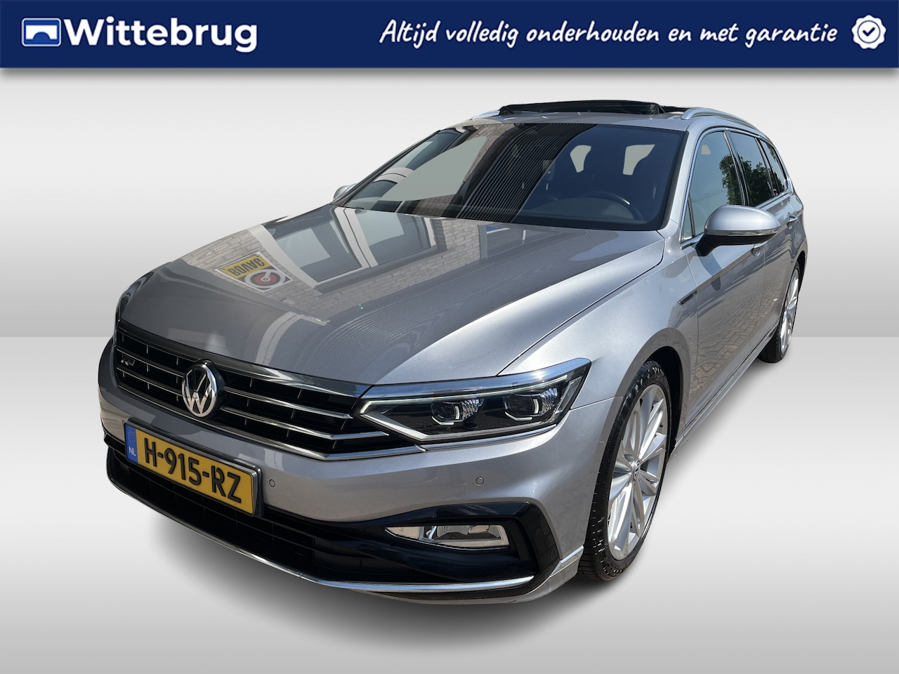 Volkswagen Passat Variant - 1.5 TSI R-Line /AUTOMAAT/ PANO/ 19" LMV/ PARK. SENSOREN + CAMERA/ CLIMA 3 ZONE/ NAVI/ APP- - AutoWereld.nl