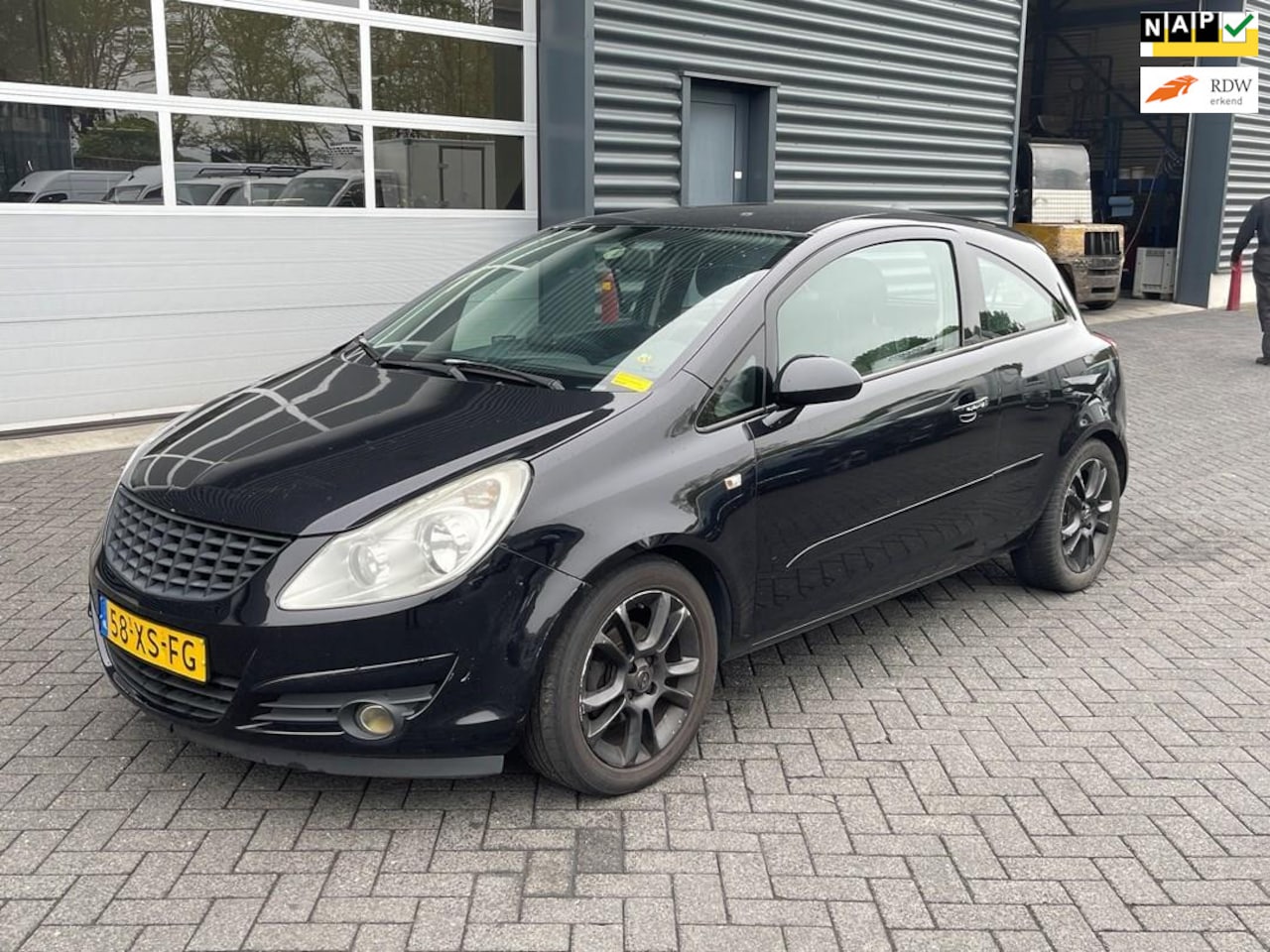 Opel Corsa - 1.4-16V Business Sport 1.4-16V Business Sport - AutoWereld.nl