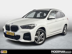 BMW X1 - sDrive18i High Executive / M-pakket / Panoramadak / Dealer onderhouden / Premium Audio /