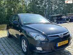 Hyundai i30 - 1.4i Blue Dynamic airco elektrische ramen cv op afs