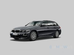 BMW 3-serie Touring - 330e High Executive M Sport | M Performance | PDC | Leer | Hifi | Ambiance Verlichting | S