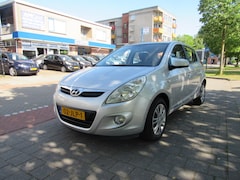 Hyundai i20 - 1.4I Dynamic Airco 102.077 KM NAP