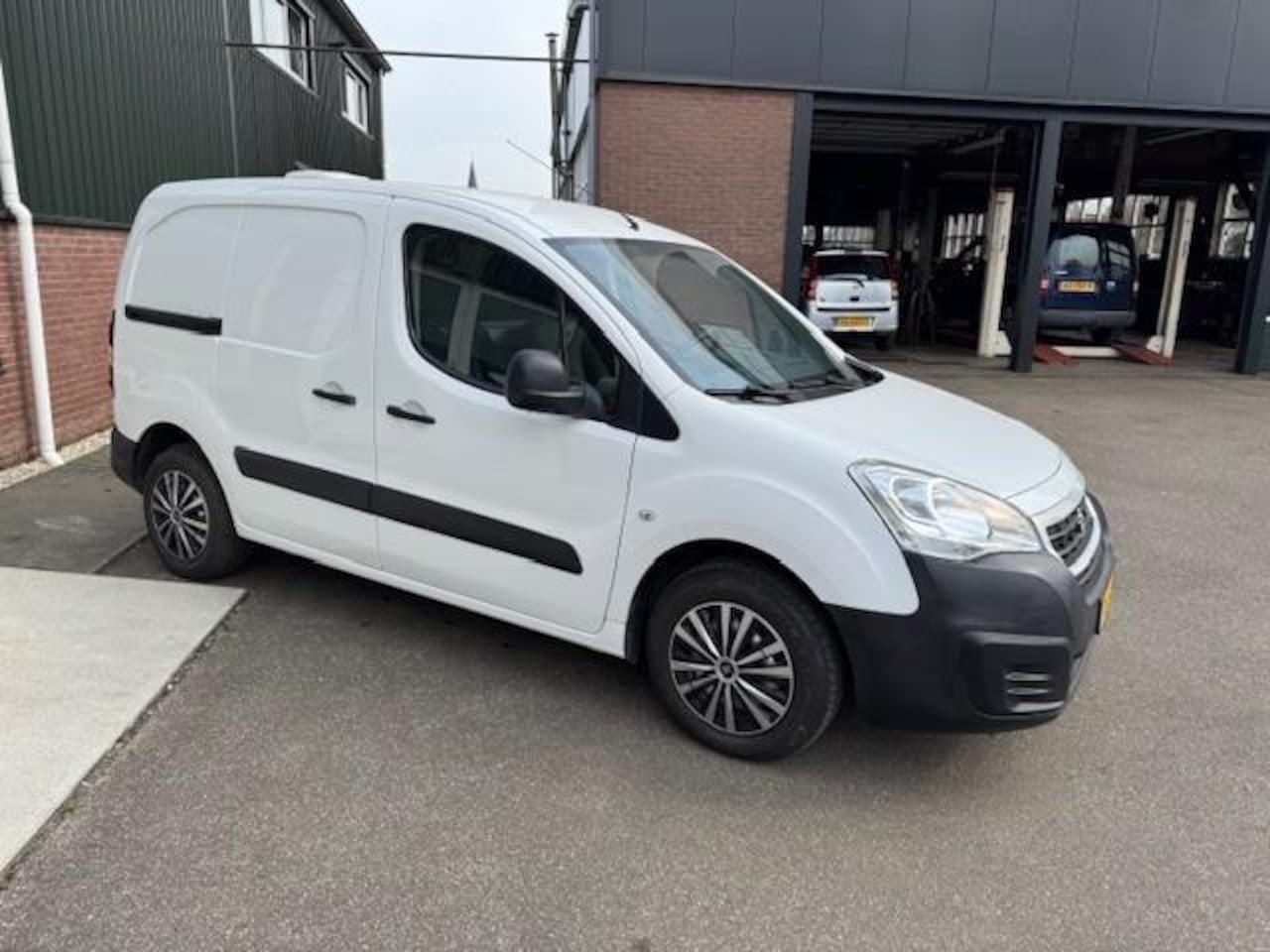 Peugeot Partner - 120 1.6 BlueHDi - AutoWereld.nl