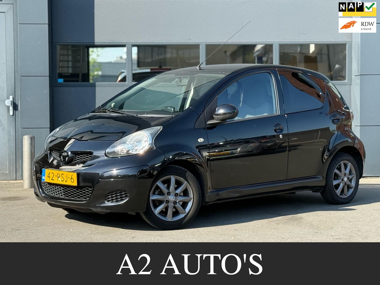 Toyota Aygo - 1.0-12V Dynamic Navigator Airco|Nap - AutoWereld.nl