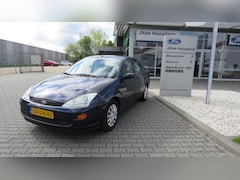 Ford Focus - 1.6-16V Ghia AUTOMAAT MET GASPEDAAL en RUITENWISSER AANPASSING, BEDIENING LINKS OF RECHTS