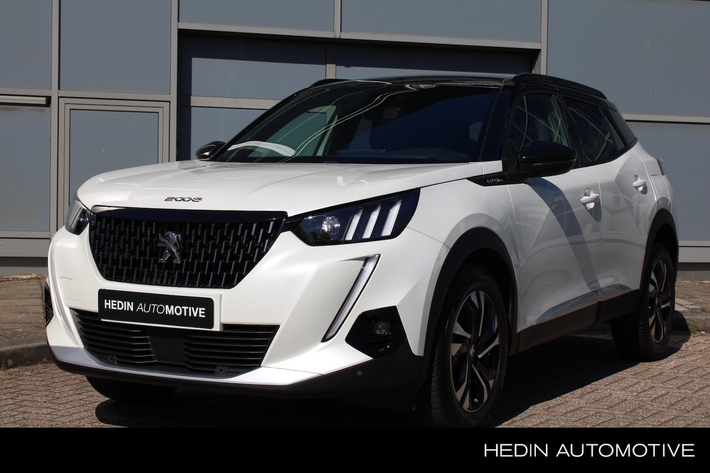 Peugeot 2008 - 1.2 Turbo 130pk GT-Line | Navigatie | Camera | 17 inch LMV | Zwart dak | LED - AutoWereld.nl