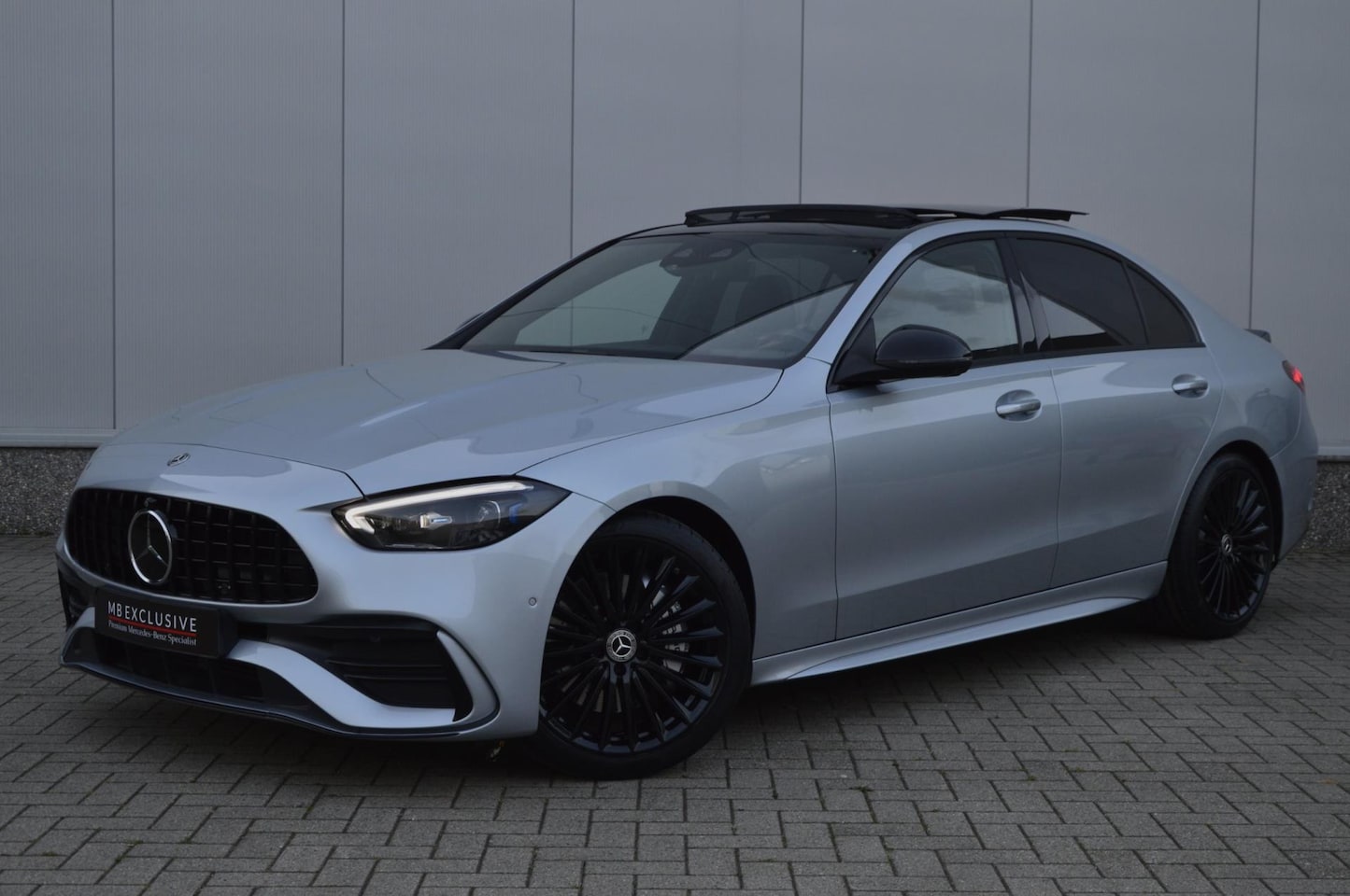 Mercedes-Benz C-klasse - 180 AMG C63 Night Edition1 AUT9 2022 - AutoWereld.nl