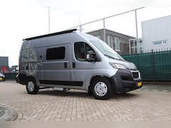 Peugeot Boxer - AmorA buscamper met Unieke 1 persoons indeling met vast bed
