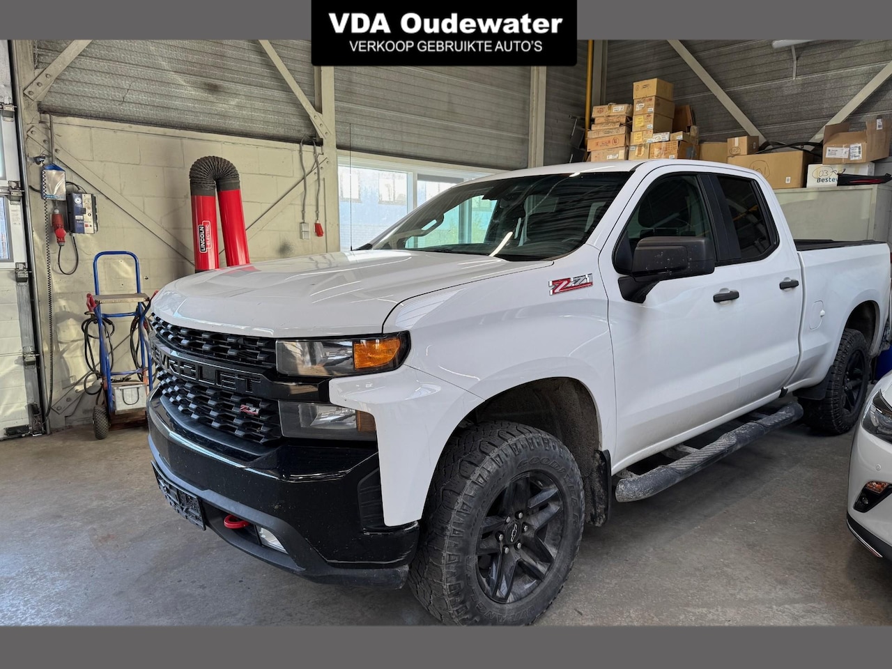 Chevrolet Silverado - 5.3 V8 Trailboss 6P Auto staat op duits kenteken - AutoWereld.nl