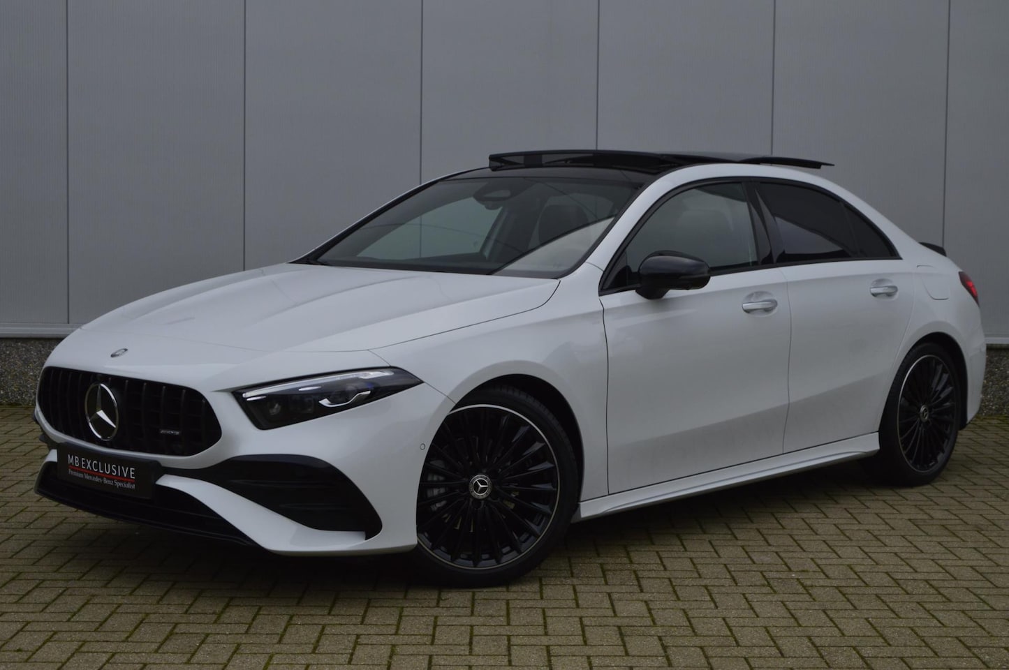 Mercedes-Benz A-klasse - 180 AMG Limo Night Edition1 AUT7 2023 - AutoWereld.nl