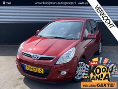 Hyundai i20 - 1.4i DynamicVersion | Achterbank in delen neerklapbaar | Airco | Elektrische ramen voor |