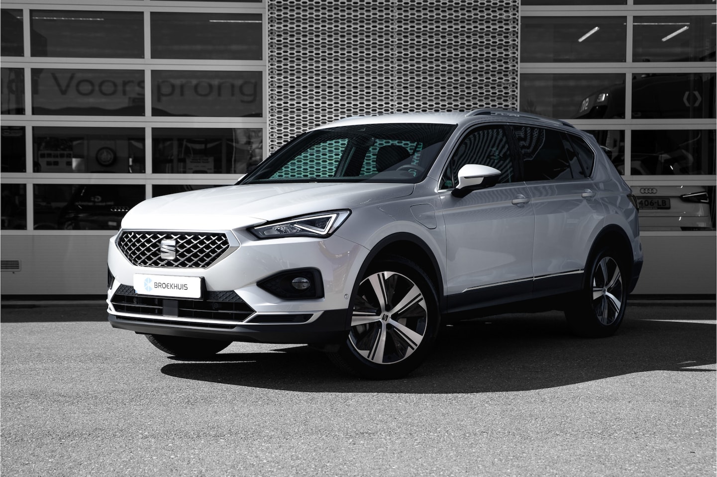 Seat Tarraco - 1.4 TSI e-Hybrid PHEV Xperience Business Intense | Trekhaak | Camera | Carplay | Stoelverw - AutoWereld.nl