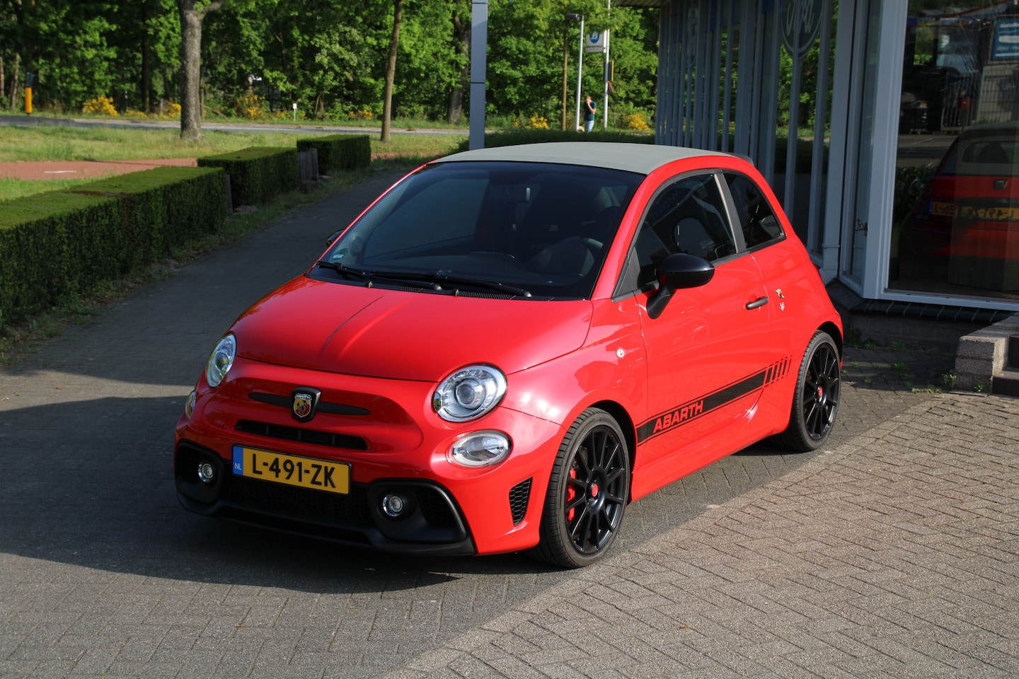 Fiat 500 C - 1.4 T-Jet 180 pk Abarth Competizione 35.000km! CABRIO SABELT BREMBO 17"LM XENON - AutoWereld.nl