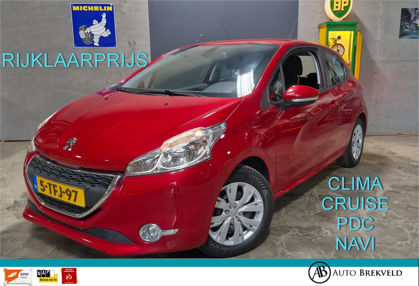 Peugeot 208 - 1.2 VTi Allure 82PK | Rijklaarprijs | Navi | Cruise | PDC | NAP - AutoWereld.nl