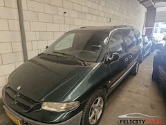 Chrysler Grand Voyager - 2.4i SE Luxe met 116dkm nap