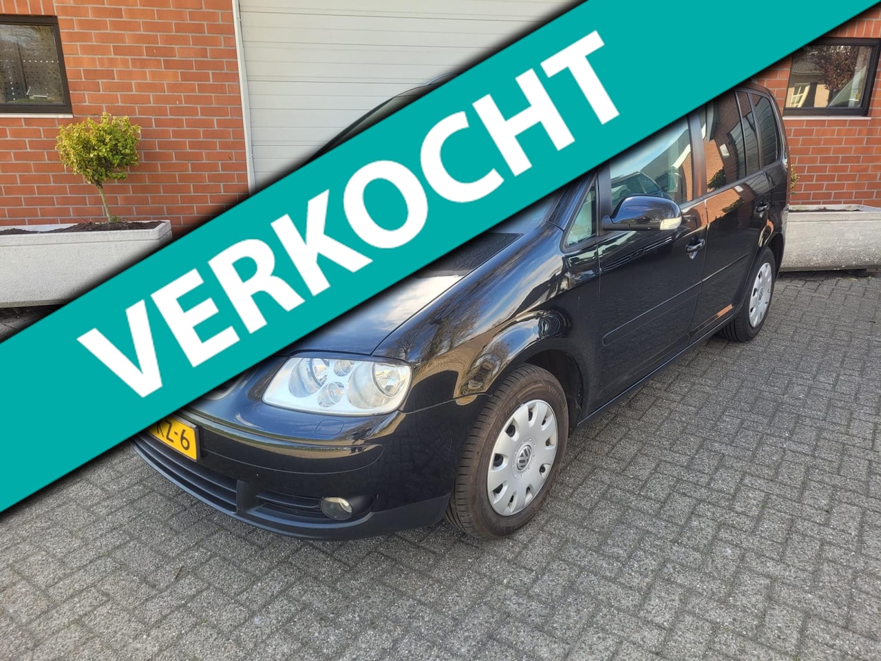 Volkswagen Touran - 1.6-16V FSI 1.6-16V FSI Nieuwe APK - AutoWereld.nl