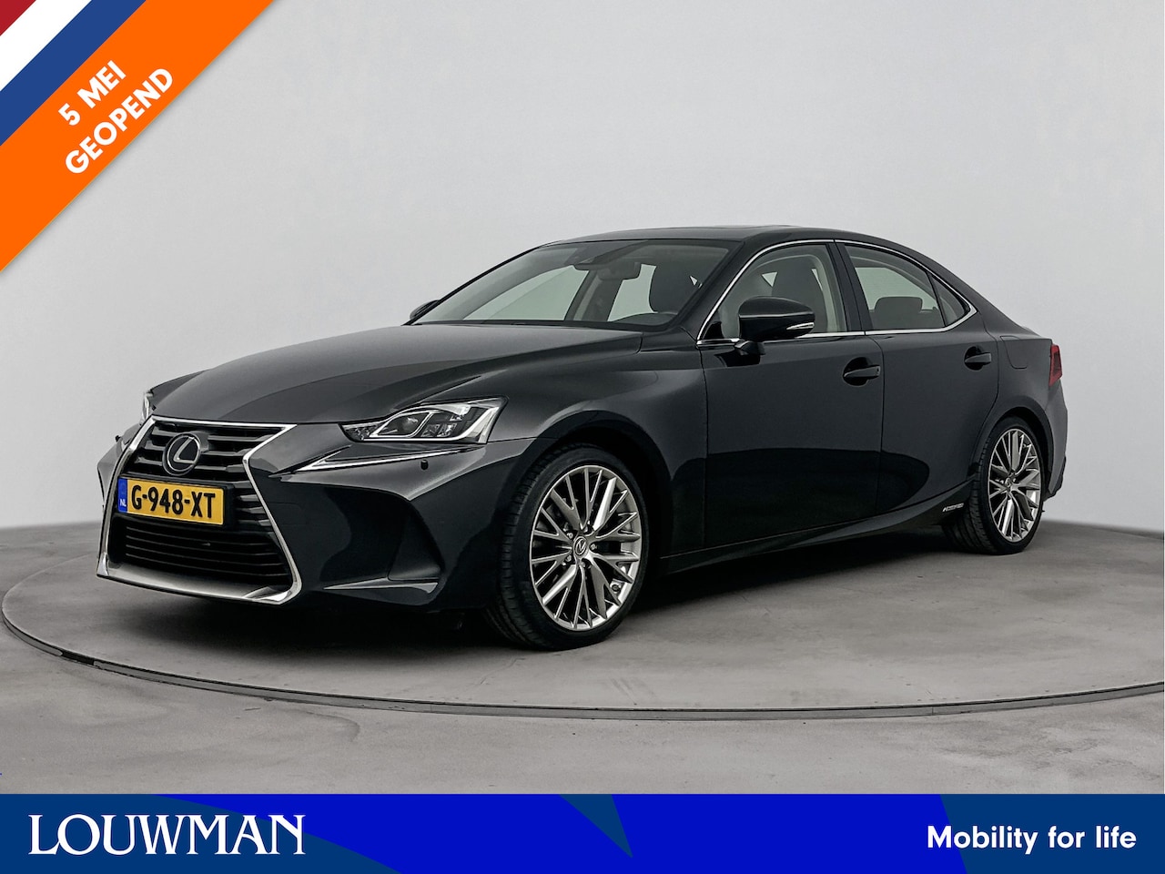 Lexus IS - 300h Hybrid Luxury Line | Navigatie | Dodehoek Ass. | Stoelverwarming | Climate Control | - AutoWereld.nl