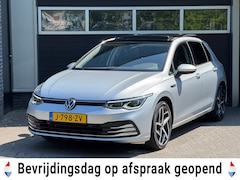 Volkswagen Golf - 1.5 eTSI Style Pano, Virtual, Navi, Stoelverwarming, Memorystoel, NAP