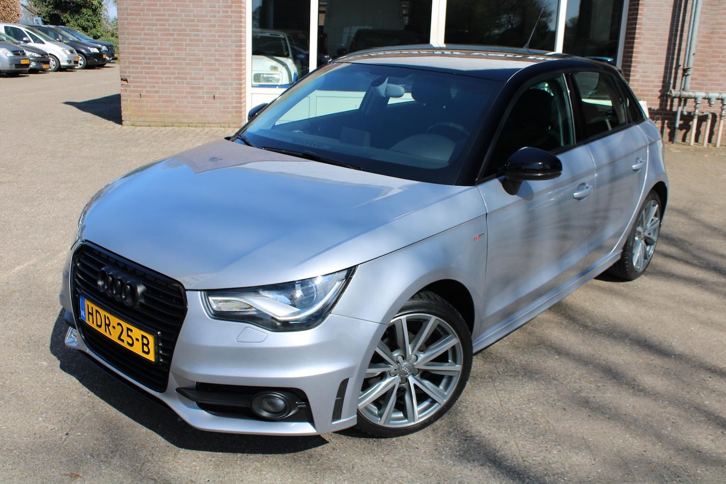 Audi A1 - 1.2 TFSI Admired S-line, Black-line, Park. sens, Bluetooth, Cruise control, Navi, Airco, S - AutoWereld.nl