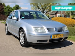 Volkswagen Bora - 1.6-16V 105pk Turijn 4-drs ECC/Cruise/Trekhaak
