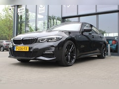 BMW 3-serie - 320i M Sport / Automaat / Zwart / Schuif kantel dak