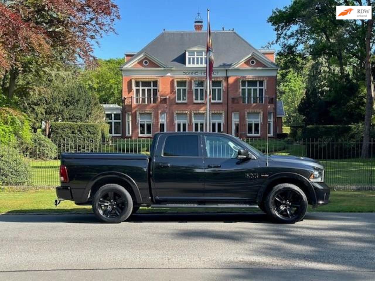 Dodge Ram 1500 - 5.7 V8 4x4 Crew Cab 5'7 Sport 5.7 V8 4x4 Crew Cab 5'7 Sport - AutoWereld.nl