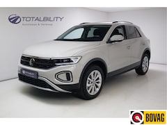 Volkswagen T-Roc - 1.5 TSI Business Edition 150 PK | Stoel- Stuurverw. | IQdrive | Aut. inparkeren | Camera D