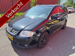Volkswagen Touran - 1.6-16V FSI | Inruilkoopje | Navigatie | Climate control | Cruise control | Panoramadak |