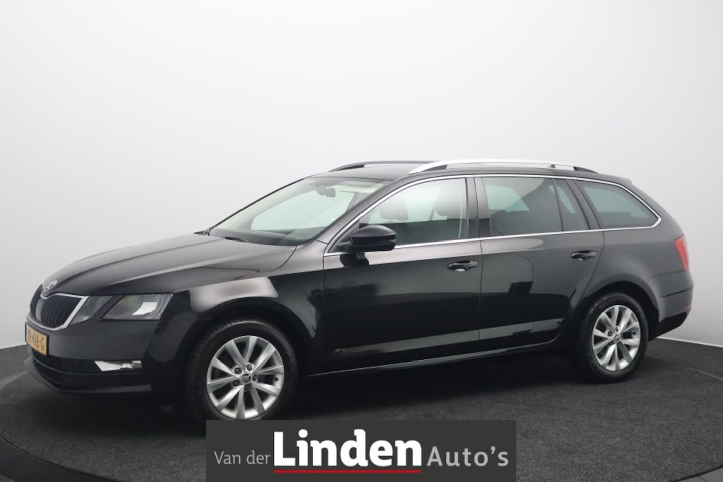 Skoda Octavia Combi - 1.5 TSI Greentech Ambition Business 150 PK | Trekhaak (1500 KG) | Stoelverwarming | Getint - AutoWereld.nl
