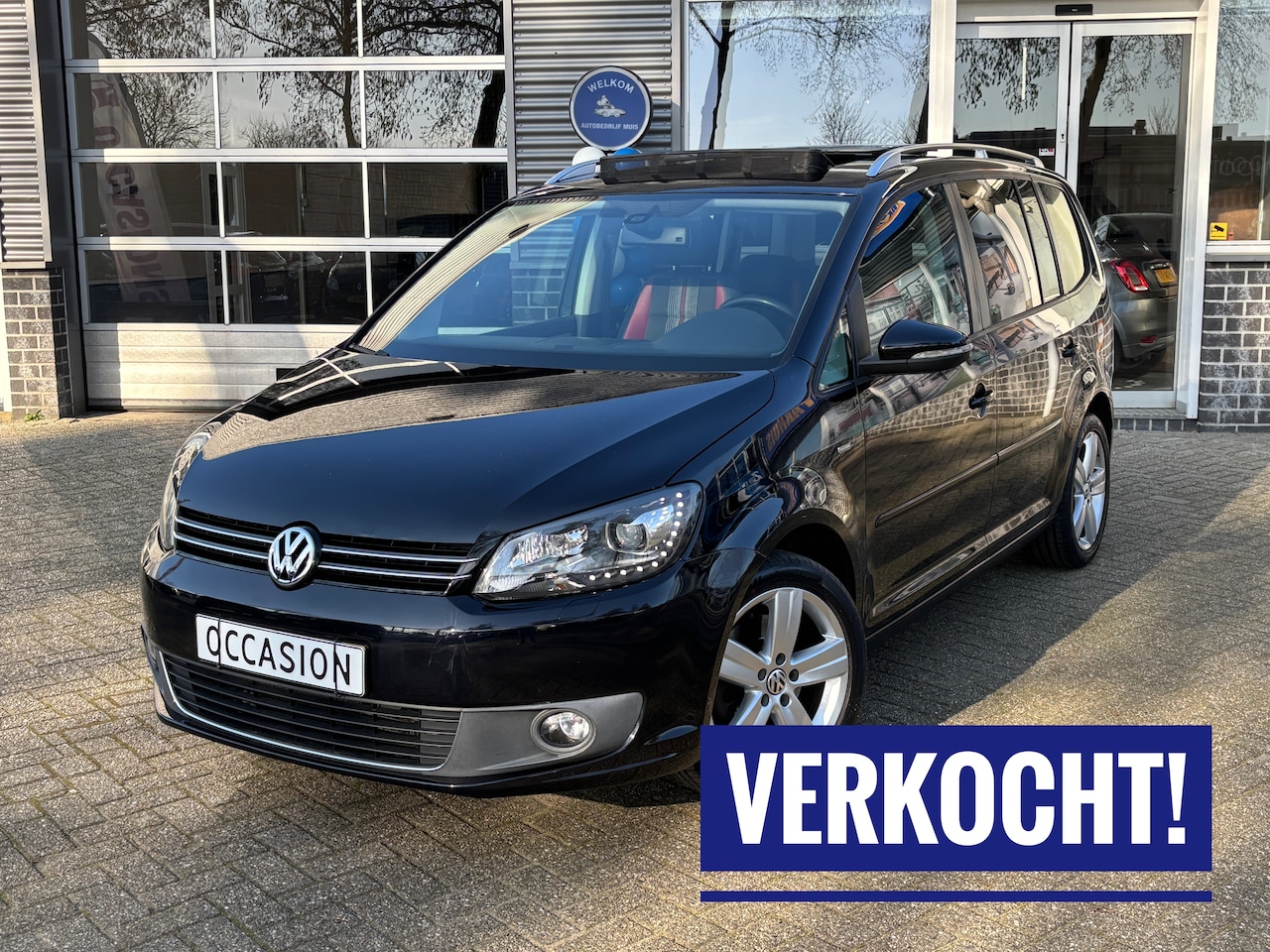 Volkswagen Touran - 1.4 TSI Highline Match | Dsg. Pano. Xenon. Navi. Trekh. Clima. Etc. - AutoWereld.nl