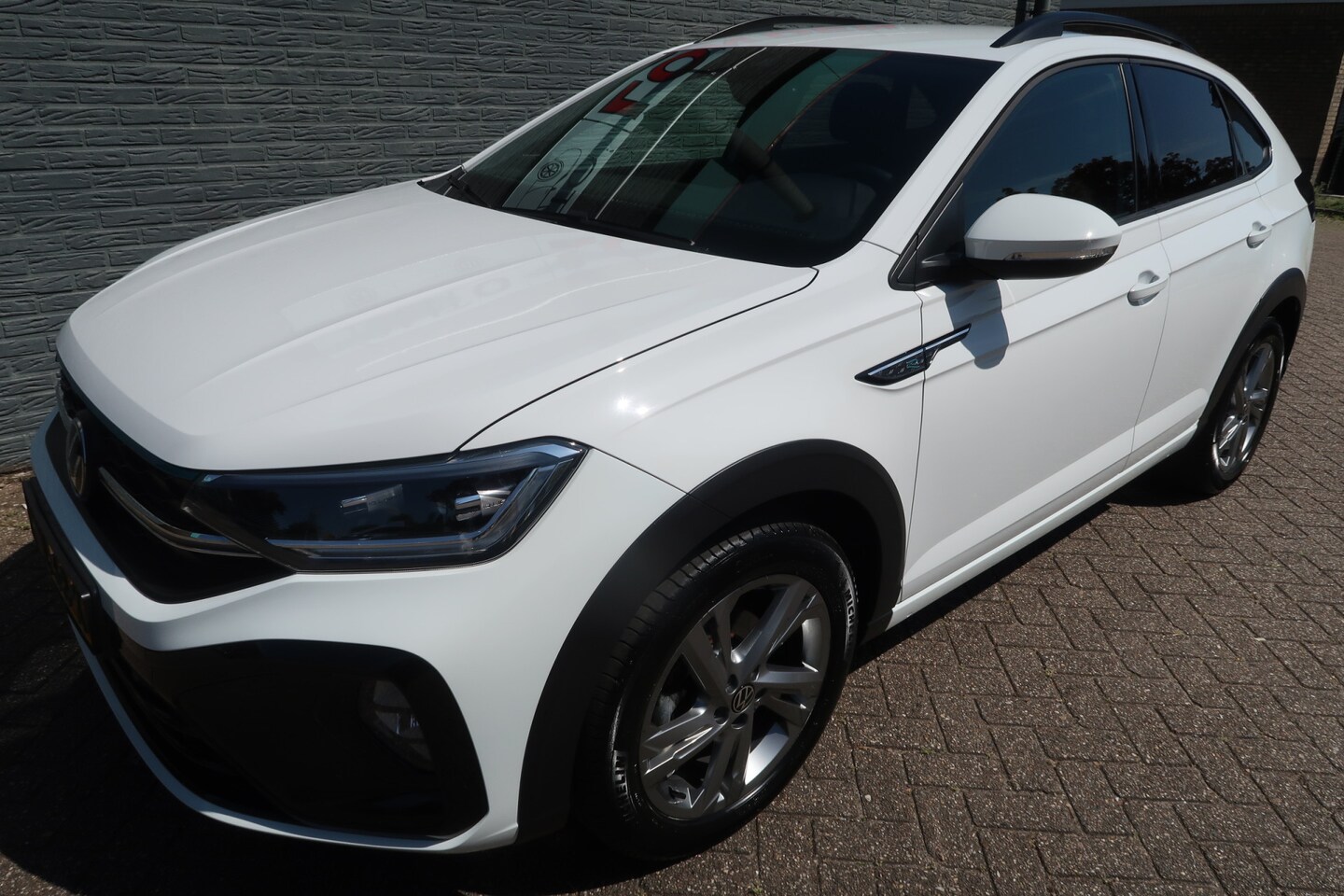 Volkswagen Taigo - 1.0 TSI R-Line Eerste eigenaar digitaal dashboard - AutoWereld.nl