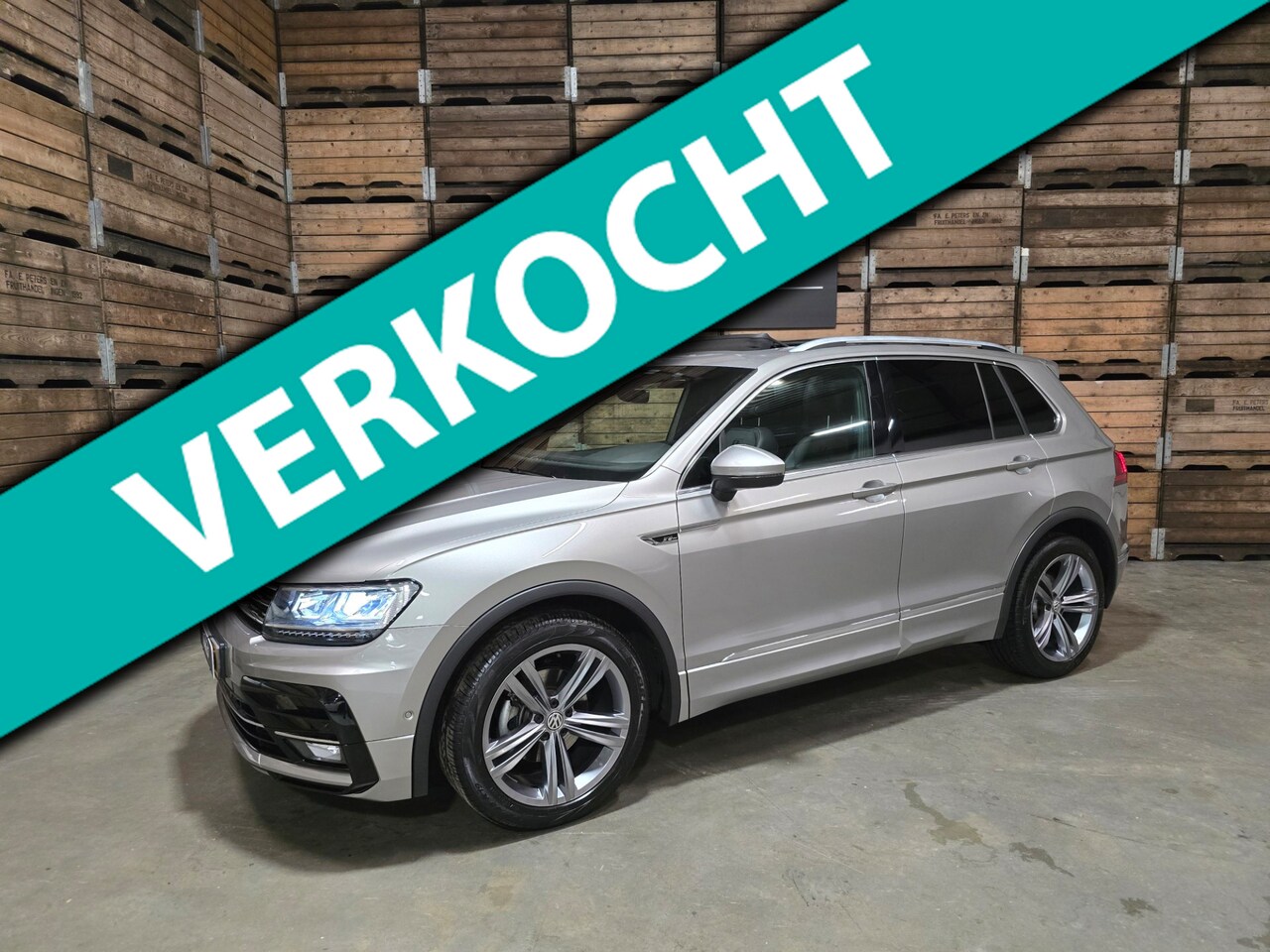 Volkswagen Tiguan - 1.5 TSI ACT Highline Business R Pano VCP LED Camera Keyless LM - AutoWereld.nl