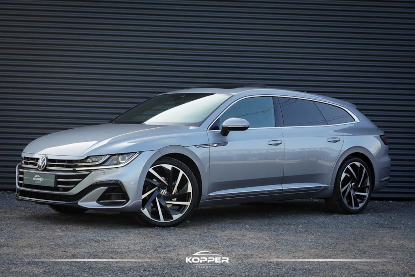 Volkswagen Arteon Shooting Brake - 2.0 TSI R-Line Business+ / Pano / Trekhaak / Leder / Massage - AutoWereld.nl