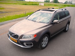 Volvo XC70 - 2.4D Summum keyless/adaptive cruise/open dak/stoelverwarming en koeling