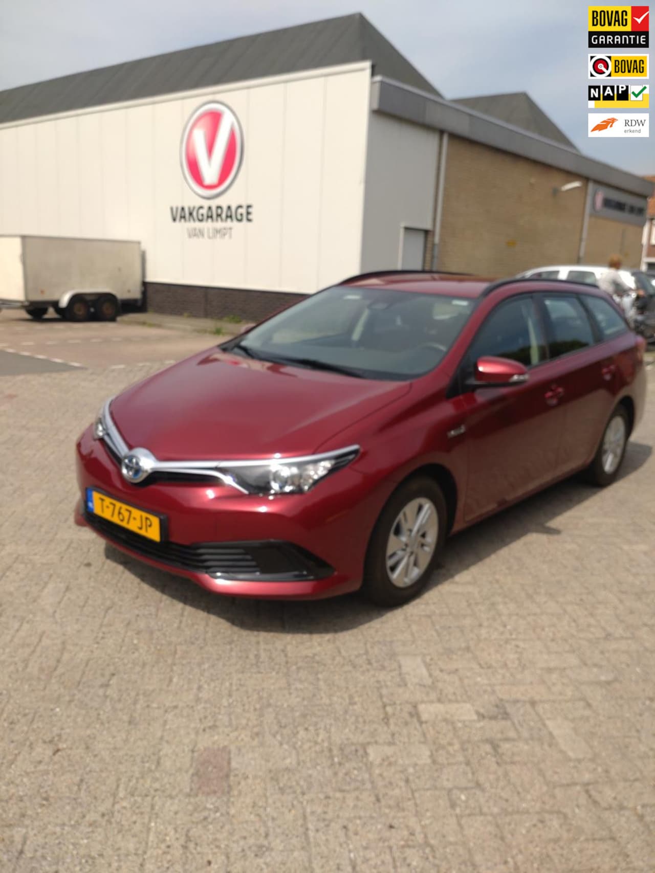 Toyota Auris Touring Sports - 1.8 Hybrid Active Sports|Navigatiesysteem|Lm-velgen|Rijstrooksensor|Pre-crash detectie - AutoWereld.nl
