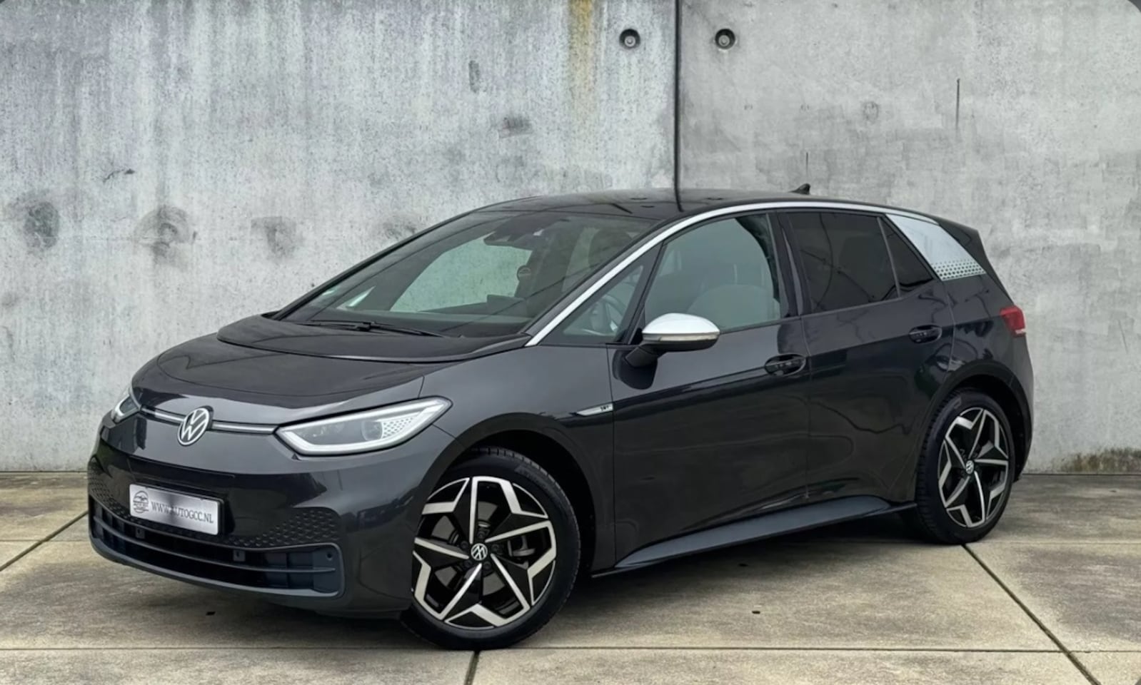 Volkswagen ID.3 - First Plus 58kWh NAP BTW MATRIX TREKHAAK LED 204PK - AutoWereld.nl