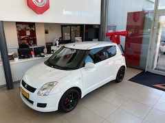Suzuki Swift - 1.3 Base, Airco, Elektrischpakket, Bleutooth, Usb Aansluiting, 15 Inch Lmv