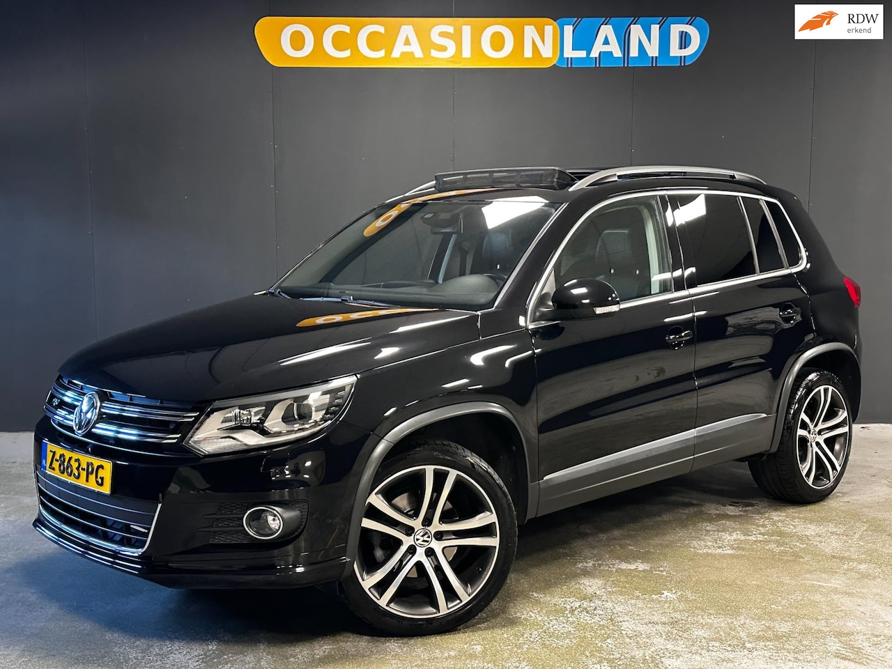 Volkswagen Tiguan - 2.0 TSI 4Motion R-Line|PANO|LEDER|STOELV|LED|MEMORY|CAMERA|19 INCH| - AutoWereld.nl