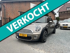MINI One - 1.6 Chili ( Navigatie + Climate control )